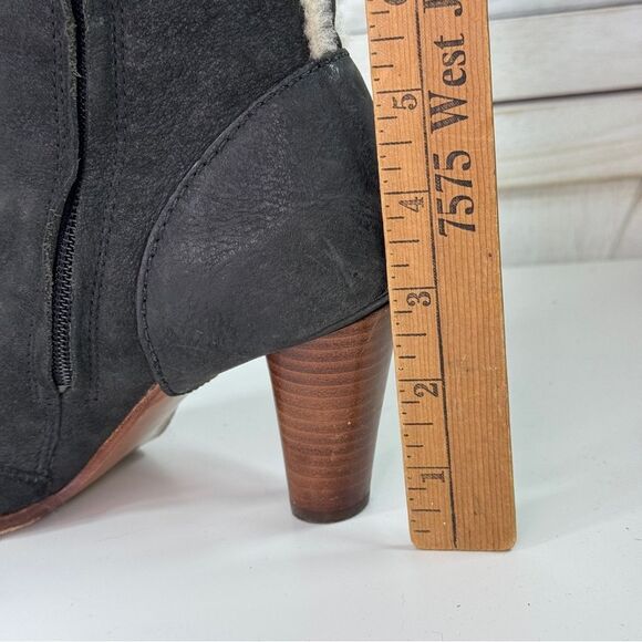 Ugg Camille Oil Rubbed Leather Lace Up Knee High Heeled Boots Black 6.5 5488 - Picture 9 of 13